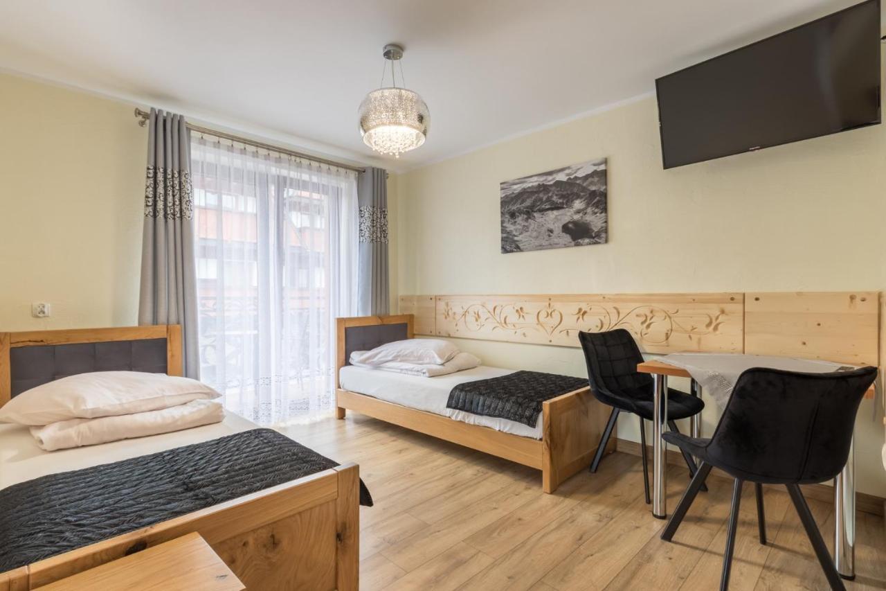 Lesny Dwor Bed & Breakfast Murzasichle Exterior photo